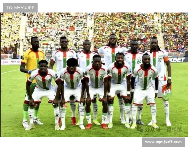 非洲杯揭幕战:喀麦隆与加蓬半场互交白卷,中场争夺激烈 非洲杯揭幕战:喀麦隆与加蓬半场互交白卷,中场争夺激烈